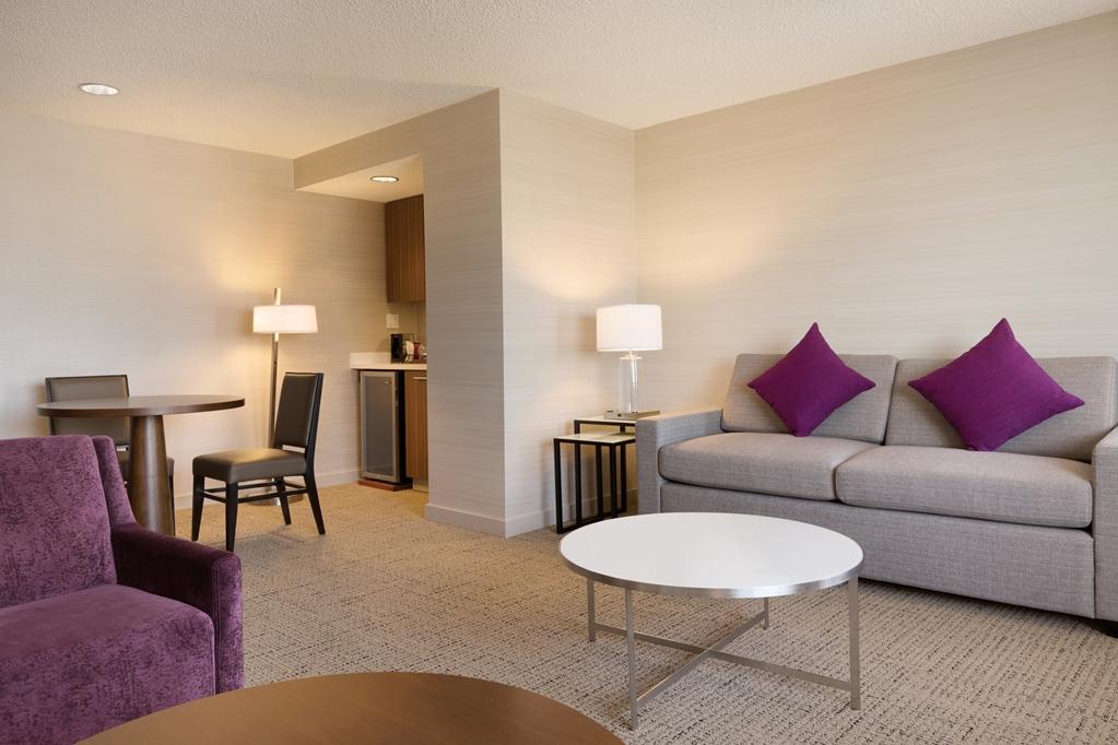 Coast Edmonton Plaza Hotel By Apa Quarto foto