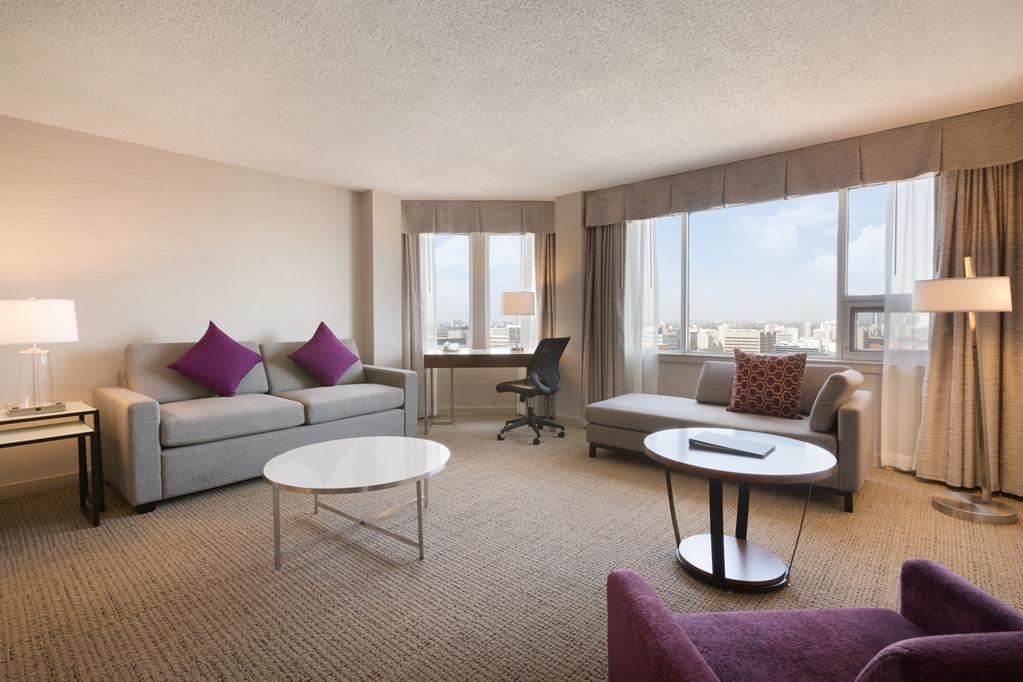 Coast Edmonton Plaza Hotel By Apa Quarto foto