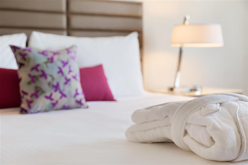 Coast Edmonton Plaza Hotel By Apa Quarto foto