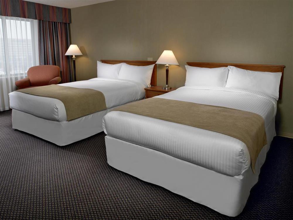 Coast Edmonton Plaza Hotel By Apa Quarto foto