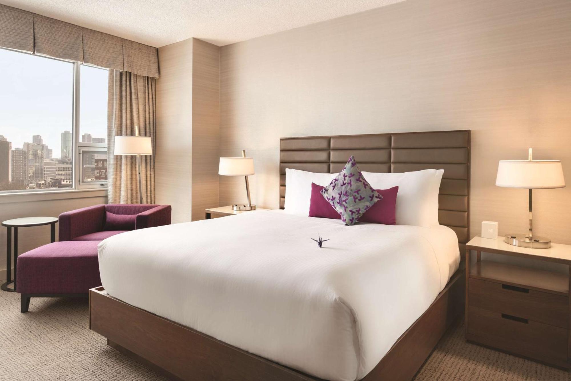 Coast Edmonton Plaza Hotel By Apa Exterior foto