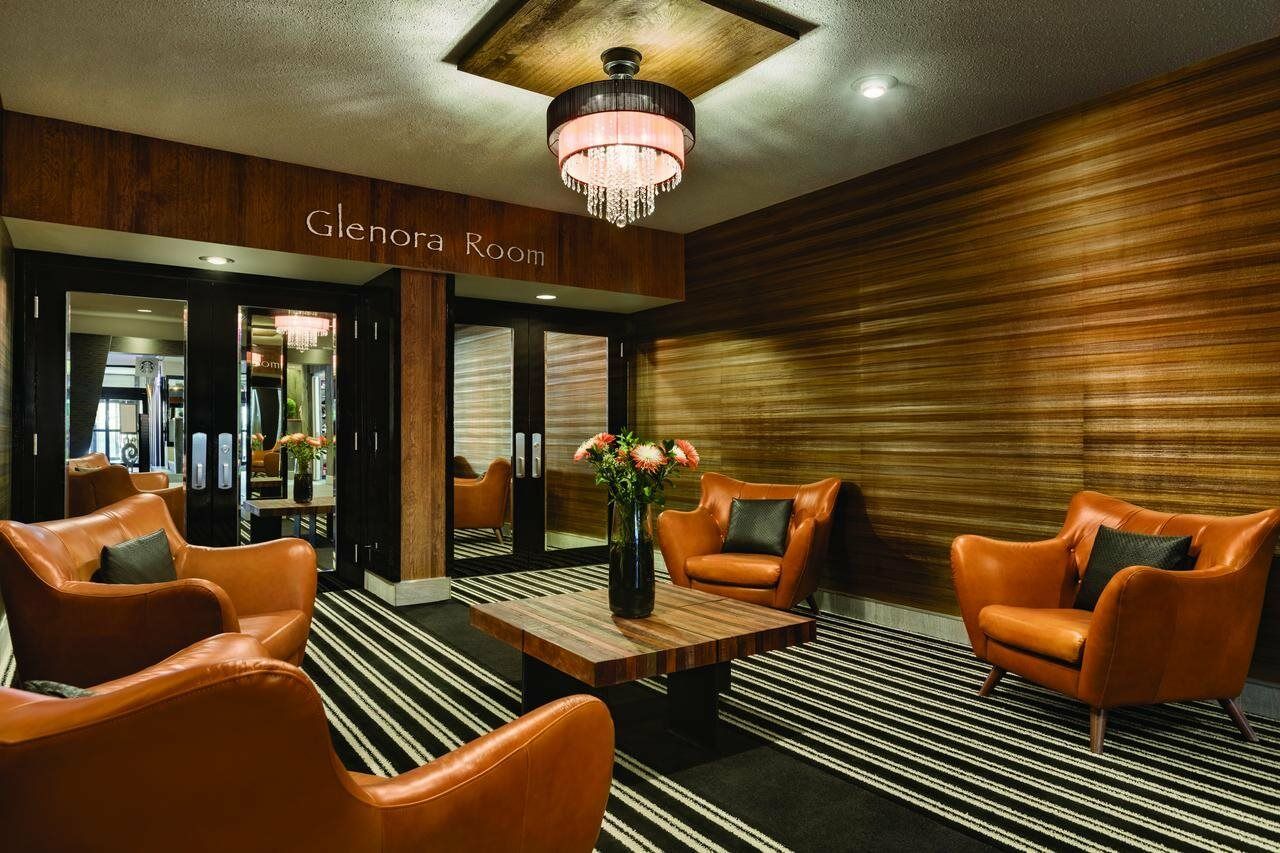 Coast Edmonton Plaza Hotel By Apa Exterior foto